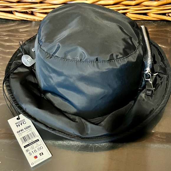 Madden NYC NYT Black Puffer Bucket Hat with Blinged Out Beaded Zip Pocket One Sz - Picture 10 of 13